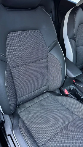 Renault Captur 1.6 E-Tech PLUG-IN HYBRID, снимка 16