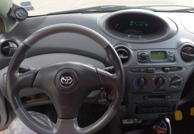 Toyota Yaris 1.4 D-4D, снимка 11 - Автомобили и джипове - 43140065