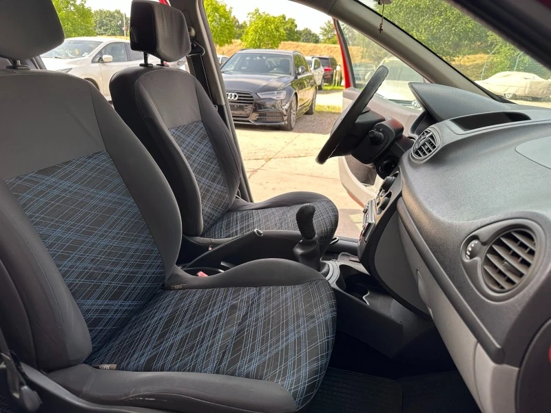 Renault Clio 1.2 16V 75кс КЛИМАТИК, снимка 12 - Автомобили и джипове - 46606082