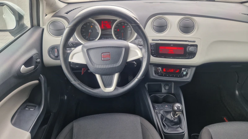 Seat Ibiza 1.6 Sport, снимка 14 - Автомобили и джипове - 46835168