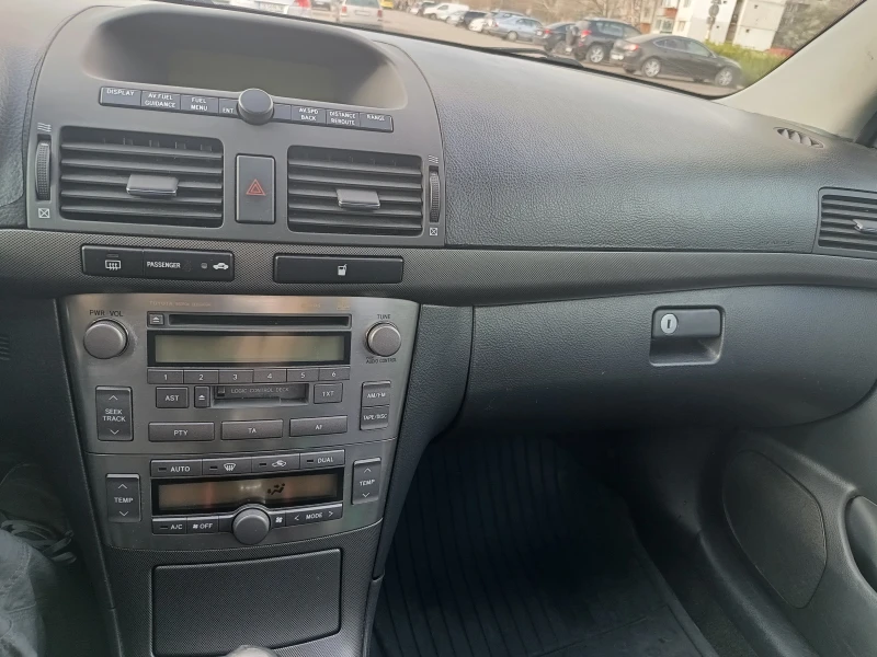 Toyota Avensis 2.0 D4D, снимка 8 - Автомобили и джипове - 52947425