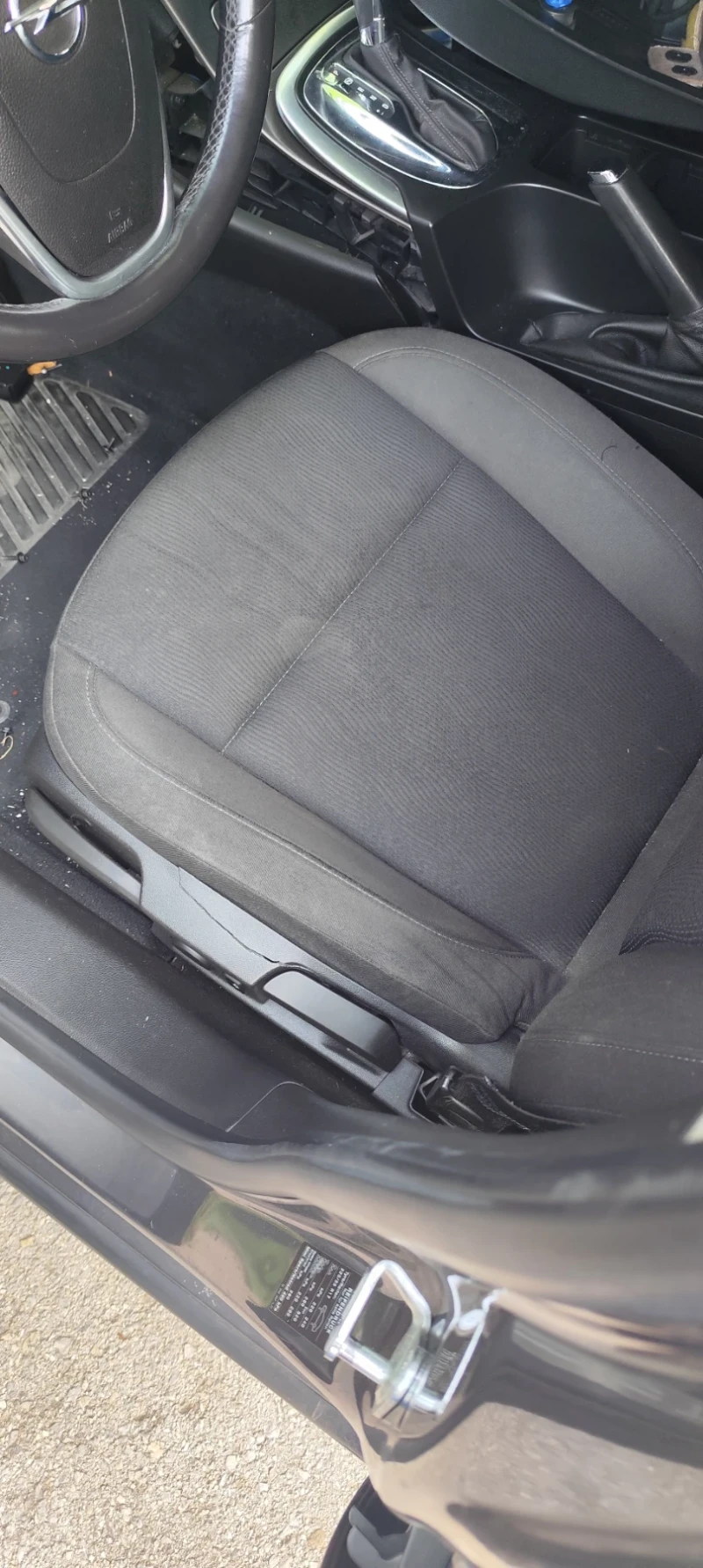 Opel Insignia, снимка 6 - Автомобили и джипове - 52470389