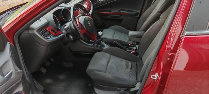 Alfa Romeo Giulietta 1.4 turbo GAS, снимка 11 - Автомобили и джипове - 51950595