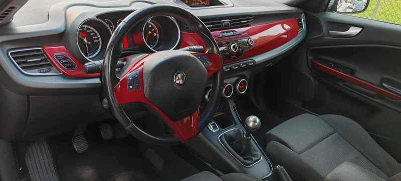 Alfa Romeo Giulietta 1.4 turbo GAS, снимка 9 - Автомобили и джипове - 51950595