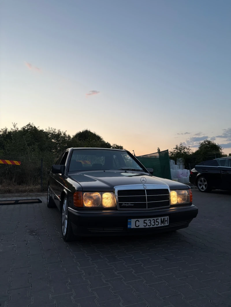 Mercedes-Benz 190 2.0 122к.с, снимка 5 - Автомобили и джипове - 52236417