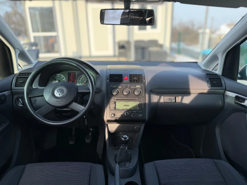 VW Touran 1.6i* 6 СКОРОСТИ* 06г* ТЕГЛИЧ, снимка 8 - Автомобили и джипове - 53365305
