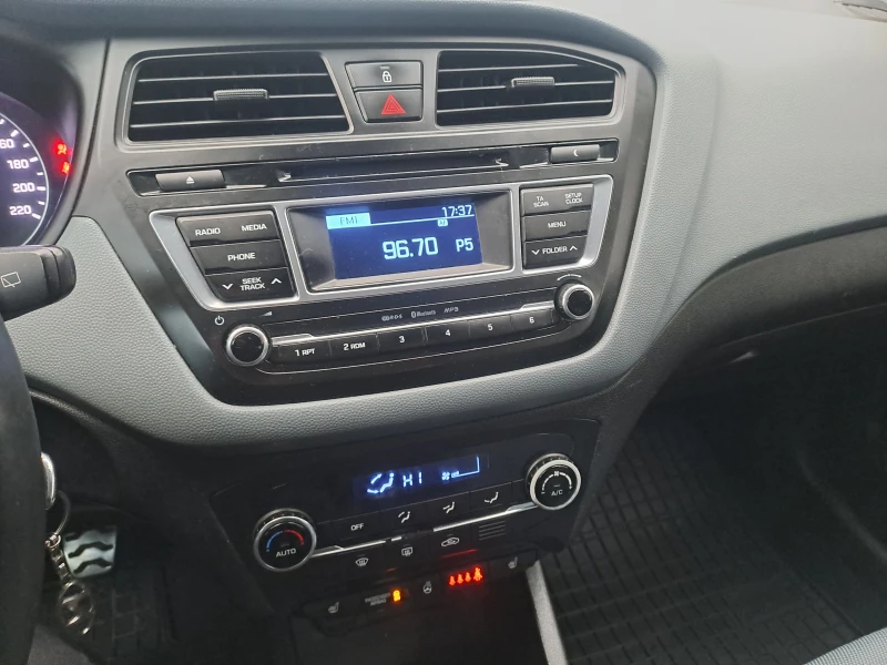 Hyundai I20 1.4 i GAZ  , снимка 10 - Автомобили и джипове - 53468688