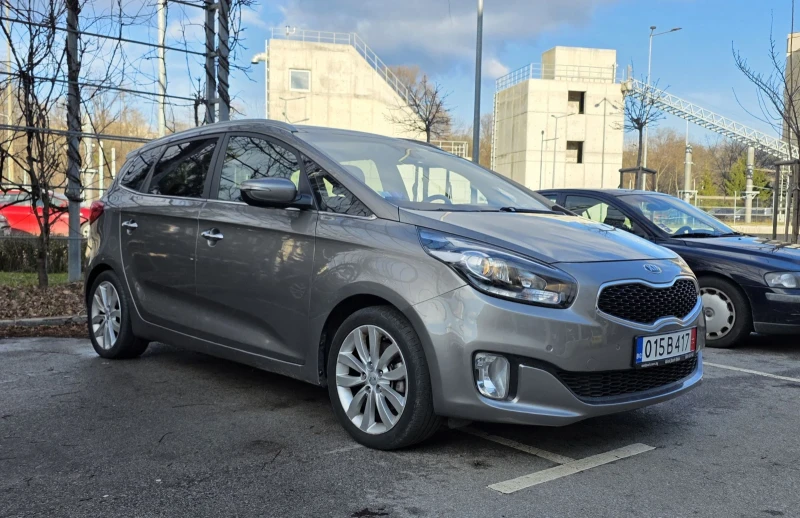 Kia Carens, снимка 6 - Автомобили и джипове - 53473538