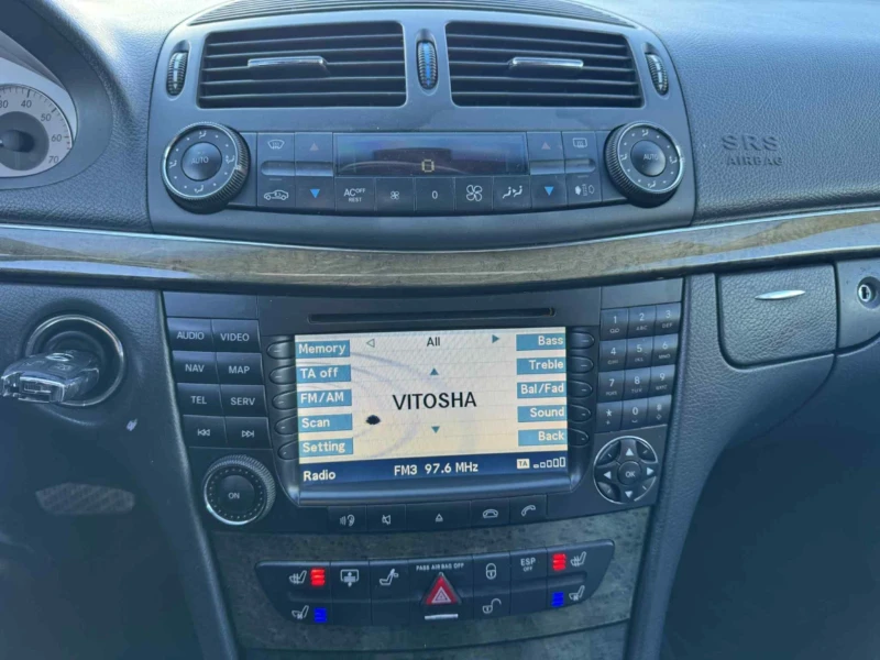 Mercedes-Benz E 320 4 matic Газ, снимка 12 - Автомобили и джипове - 53528485