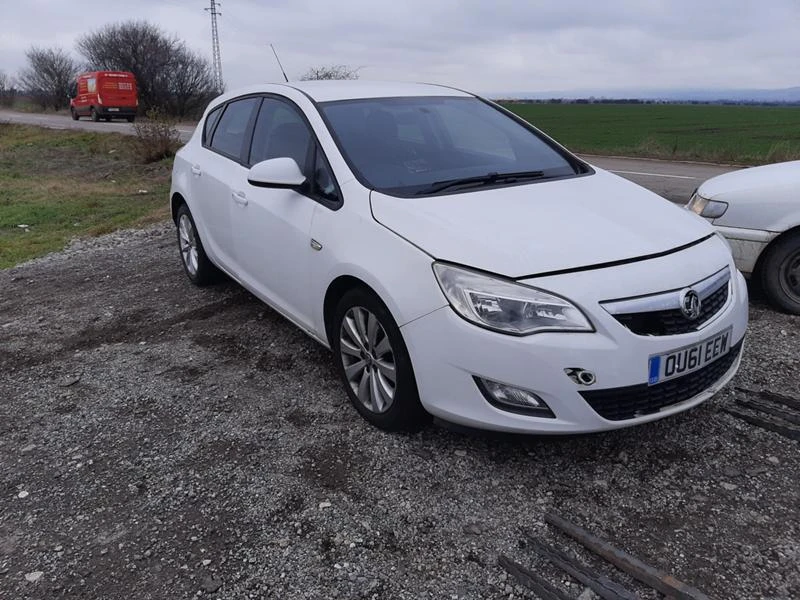 Opel Astra 1.3 cdti eco tex, снимка 3 - Автомобили и джипове - 35032441