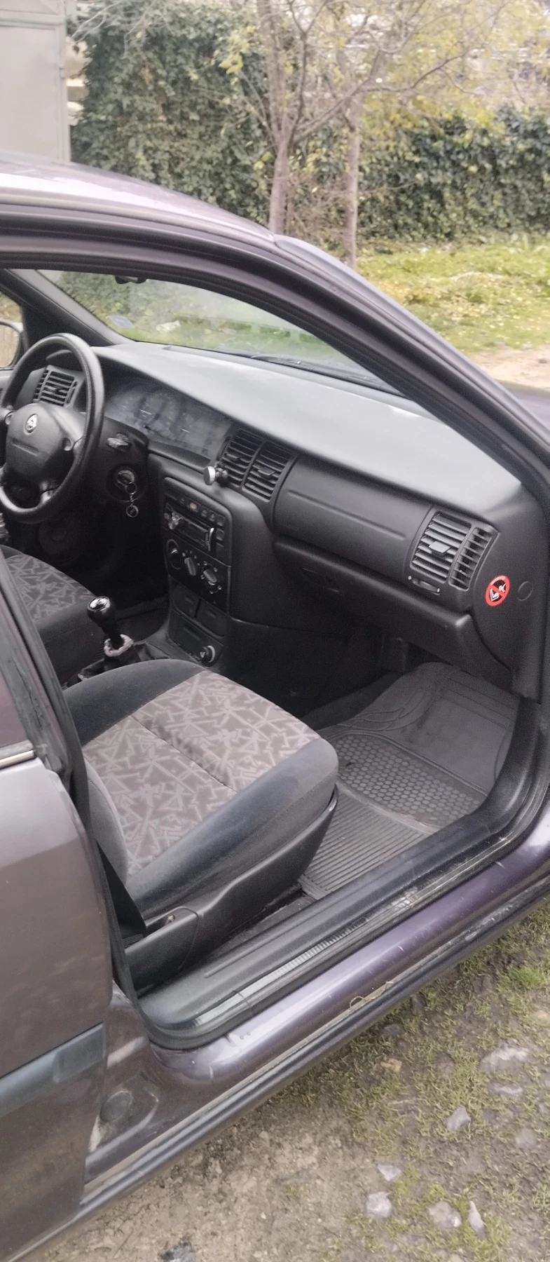 Opel Vectra 1.6 - изображение 5