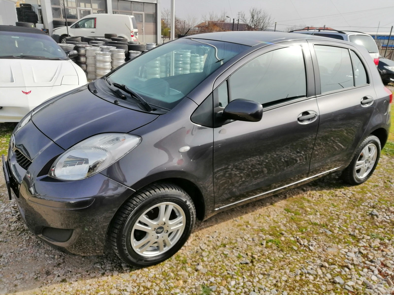 Toyota Yaris 1.0, снимка 1