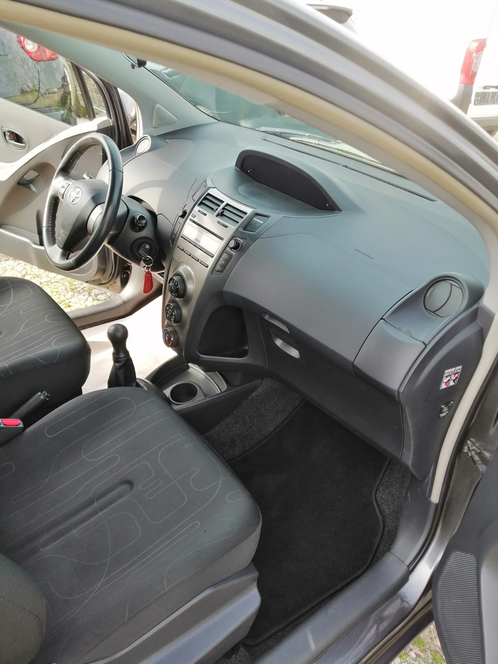 Toyota Yaris 1.0 | Mobile.bg — изображение 12