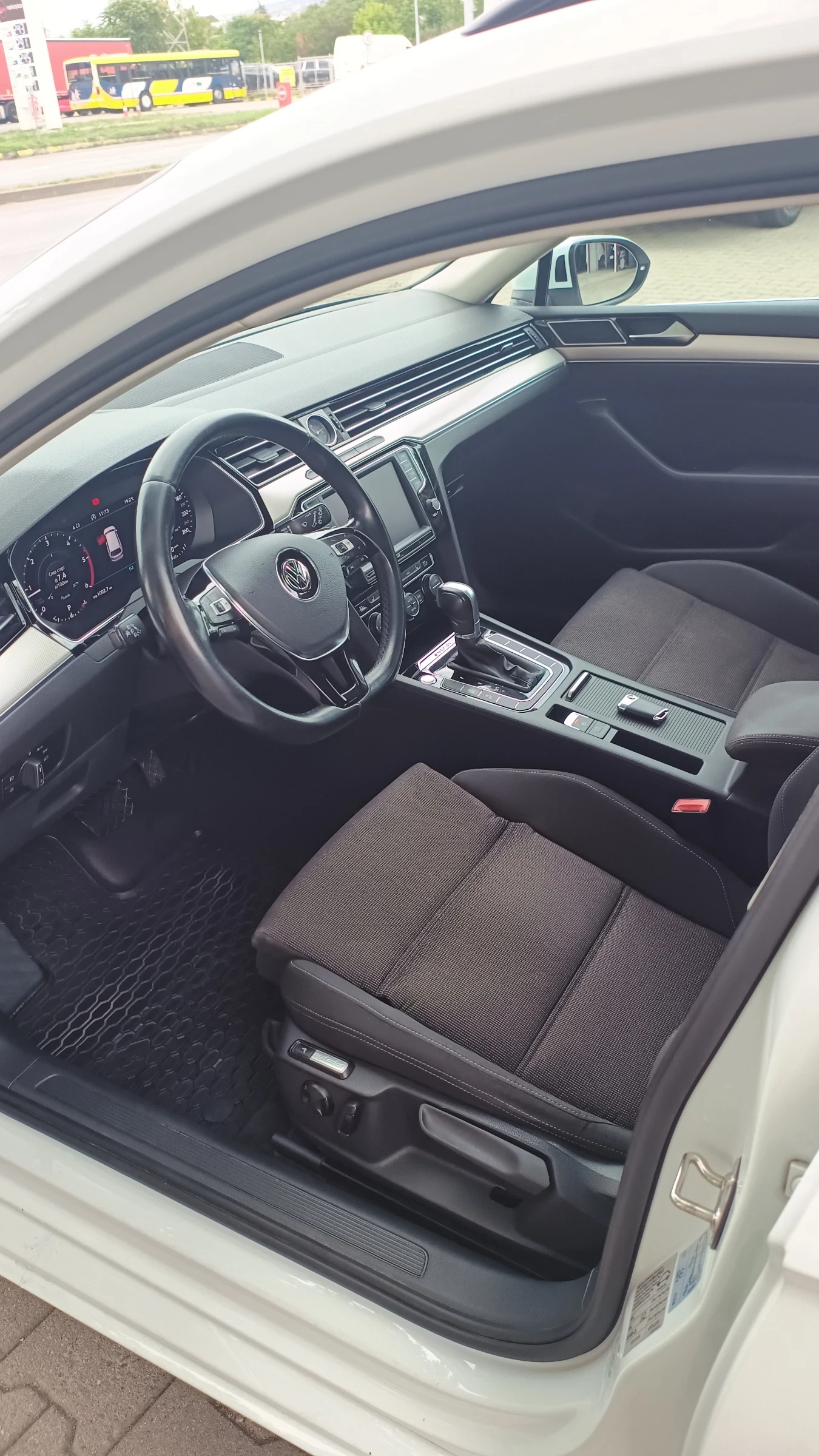 VW Passat 2.0 TDI 4MOTION - изображение 9