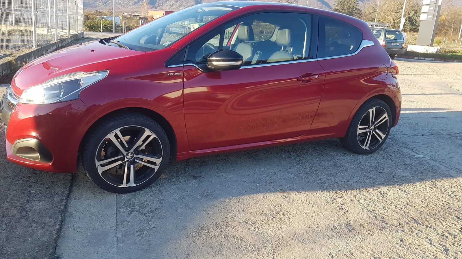 Peugeot 208 GT - изображение 2