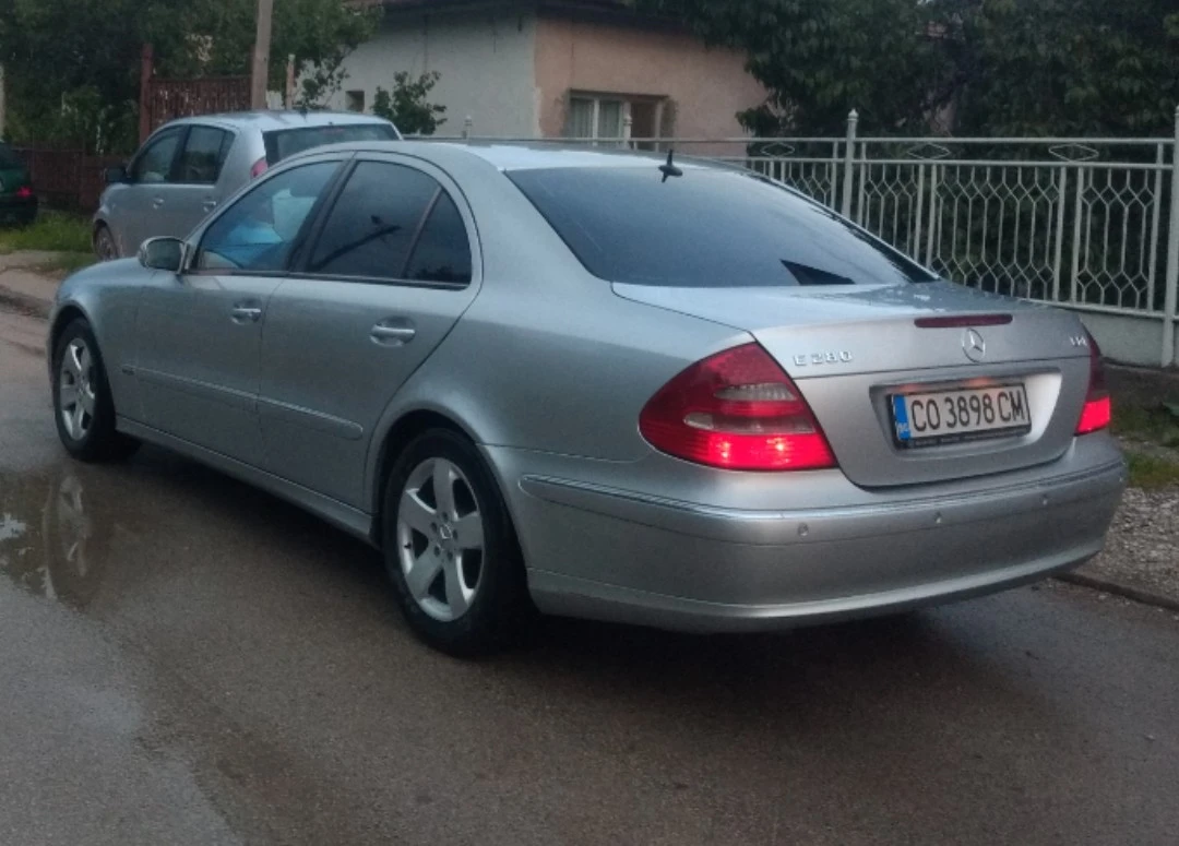 Mercedes-Benz E 280 Avantgarde - шест цилиндров редови  - изображение 2