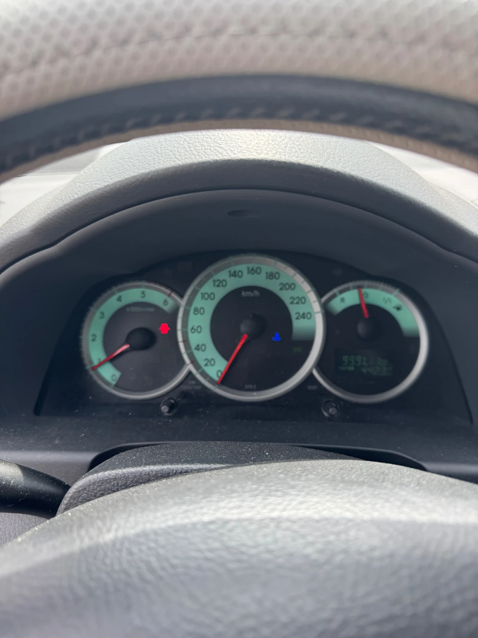 Toyota Corolla verso 2.2, снимка 5 - Автомобили и джипове - 54192708