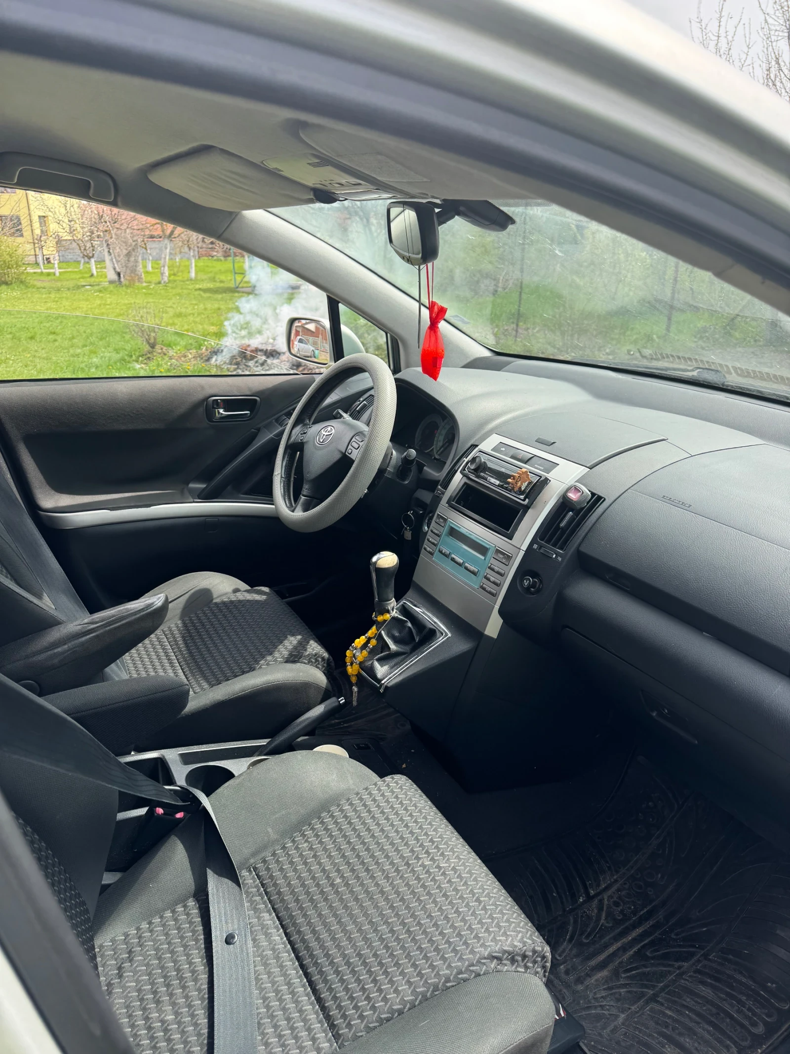 Toyota Corolla verso 2.2, снимка 7 - Автомобили и джипове - 54192708