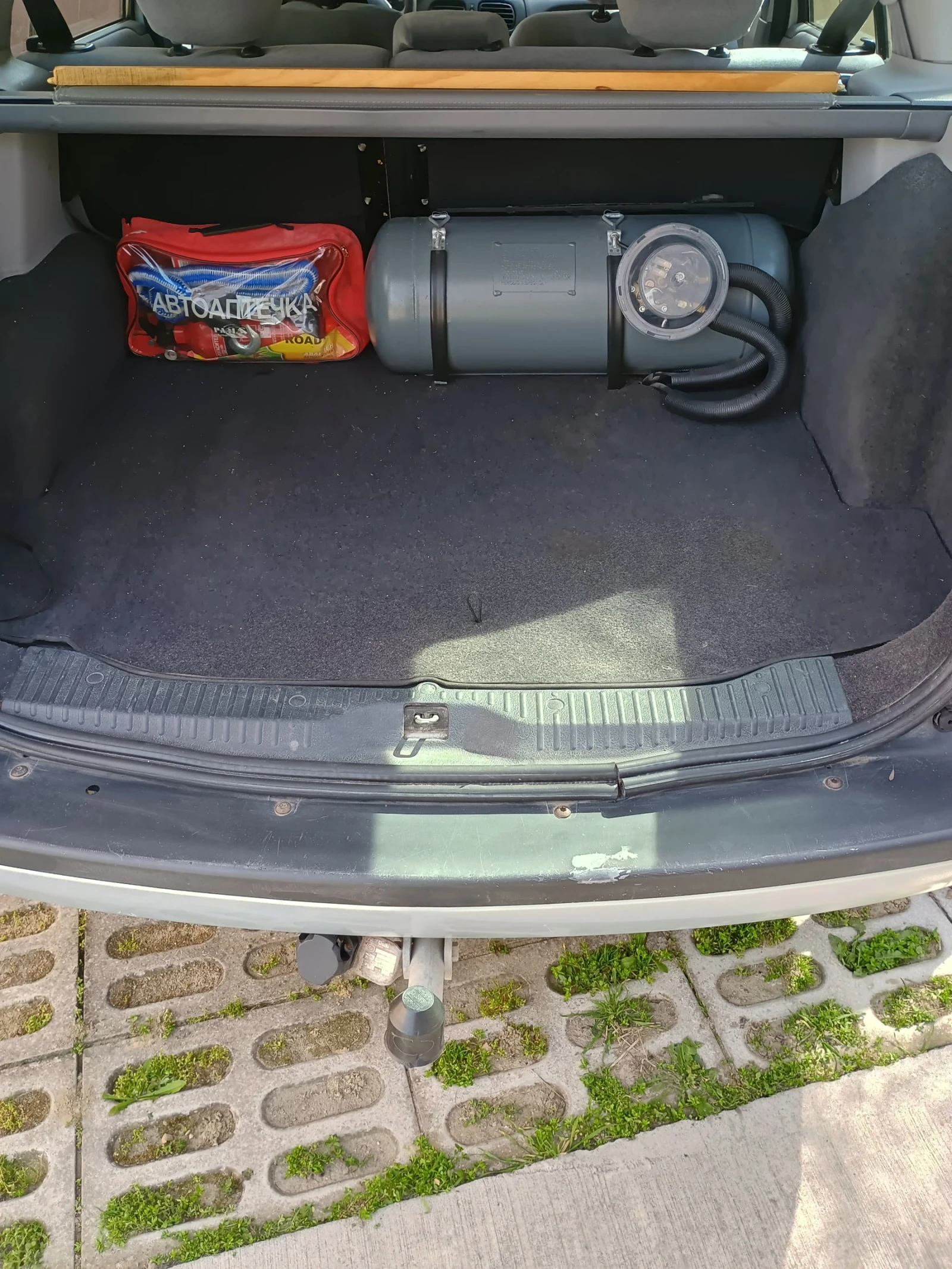 Renault Megane Grandtour I / Газ/Бензин, снимка 11 - Автомобили и джипове - 54245588