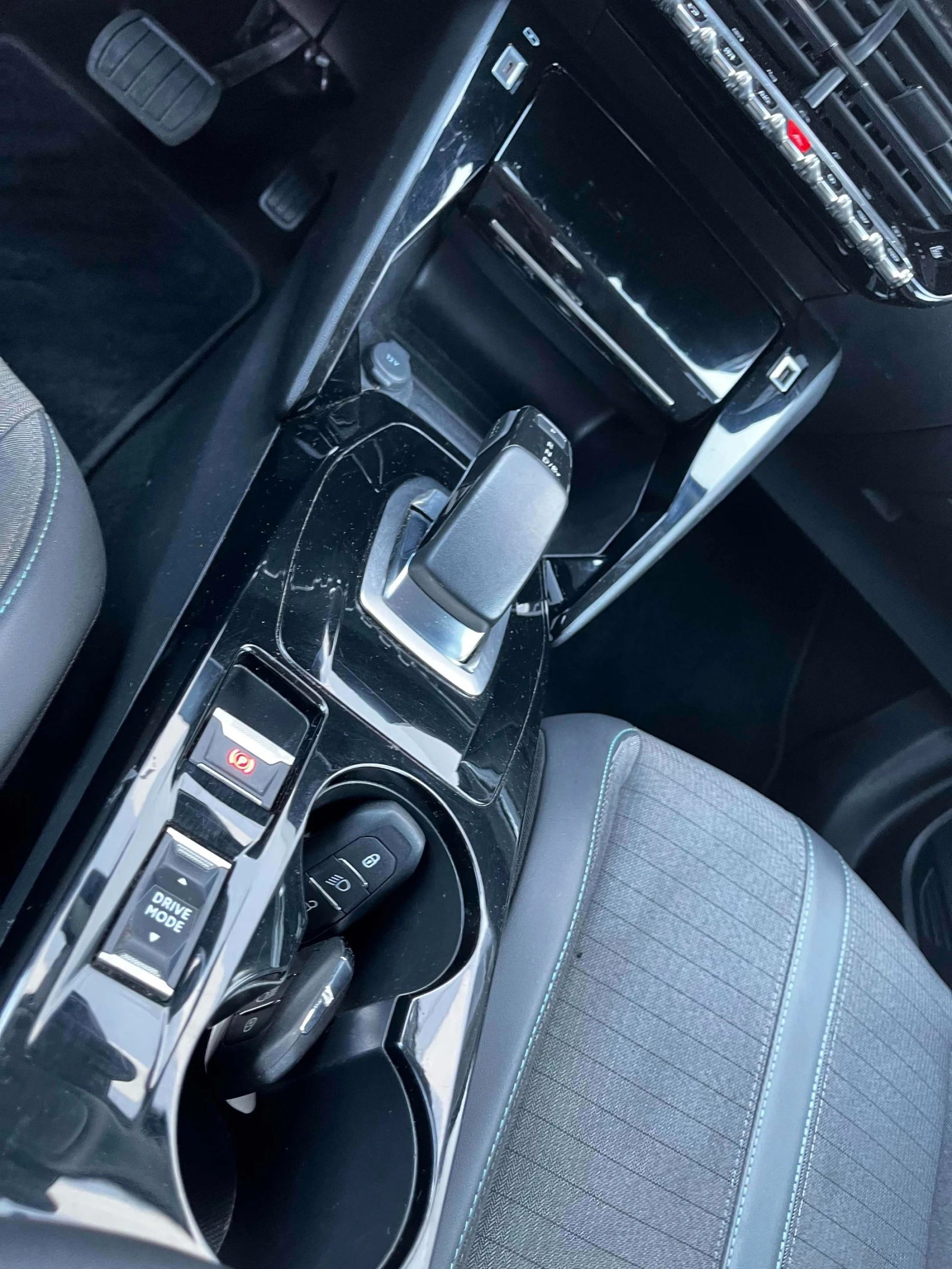 Peugeot 2008 Electric ALLURE 50KW 90% SOH | Mobile.bg � ����������� 13