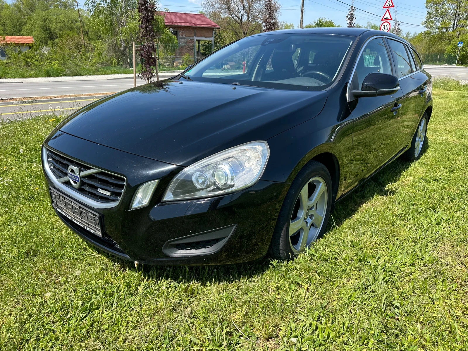 Volvo V60 2.0D D3 R/DESGIN , снимка 6 - Автомобили и джипове - 54360159