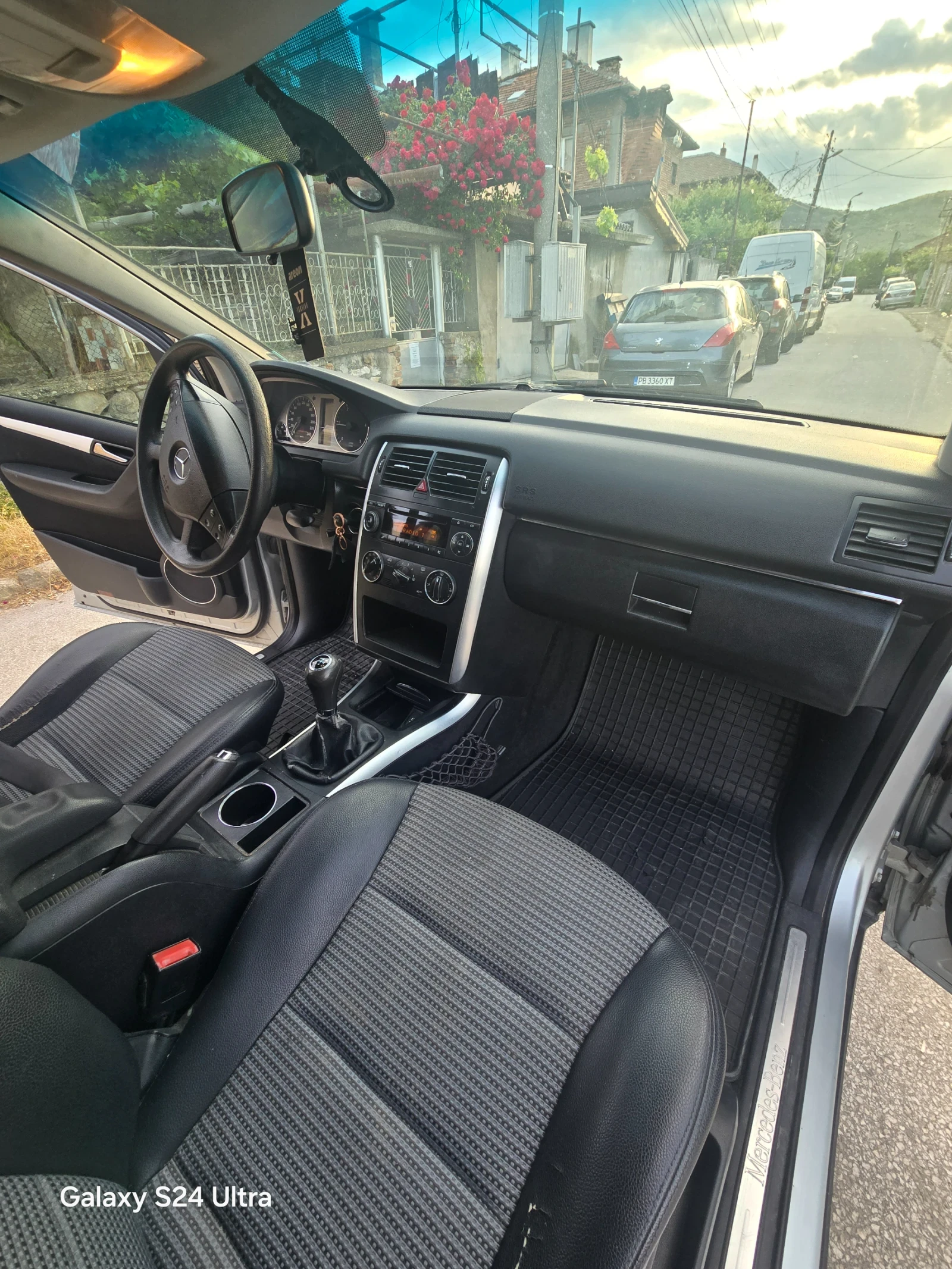 Mercedes-Benz B 180, снимка 4 - Автомобили и джипове - 54778023