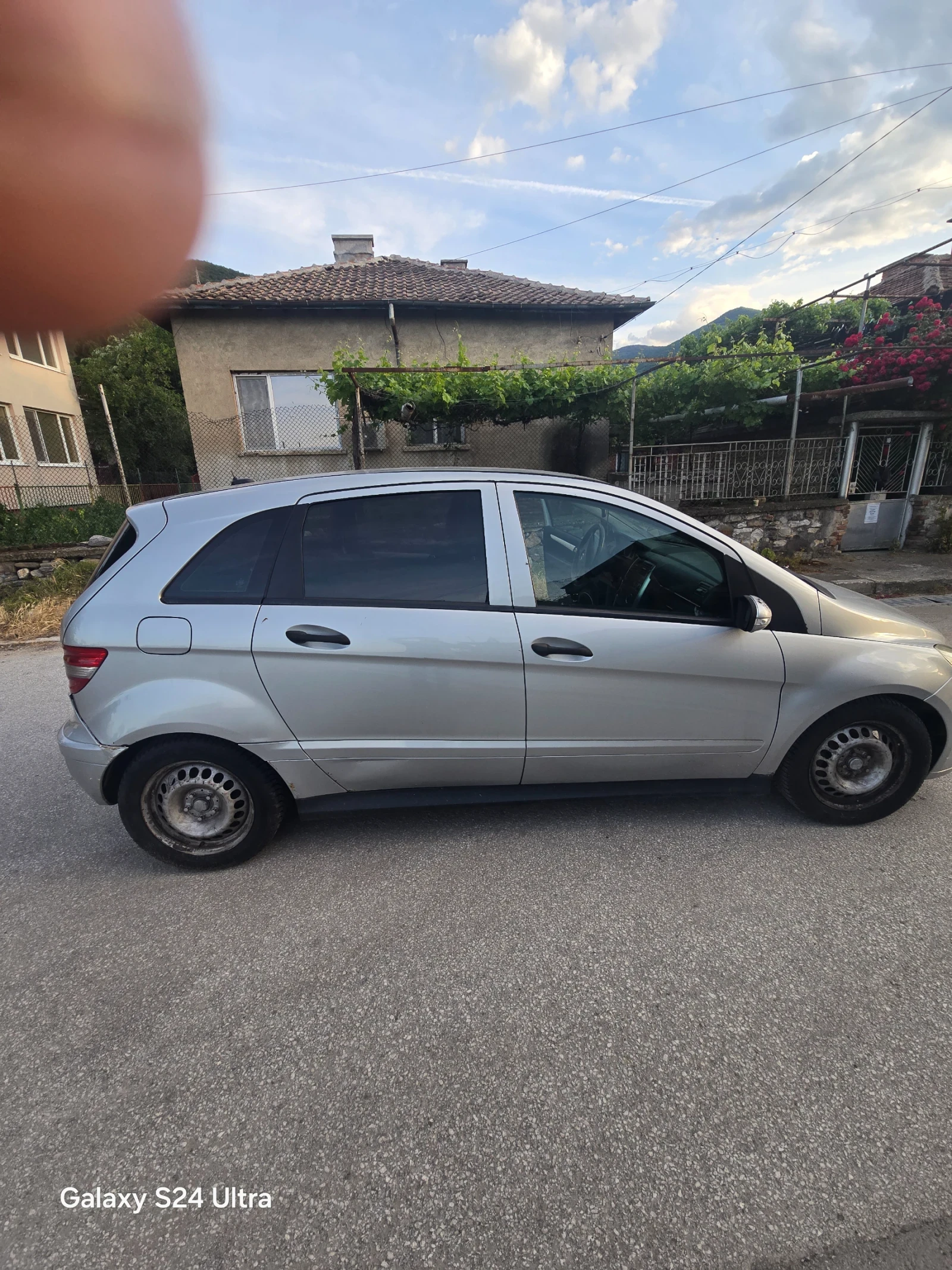 Mercedes-Benz B 180, снимка 2 - Автомобили и джипове - 54778023