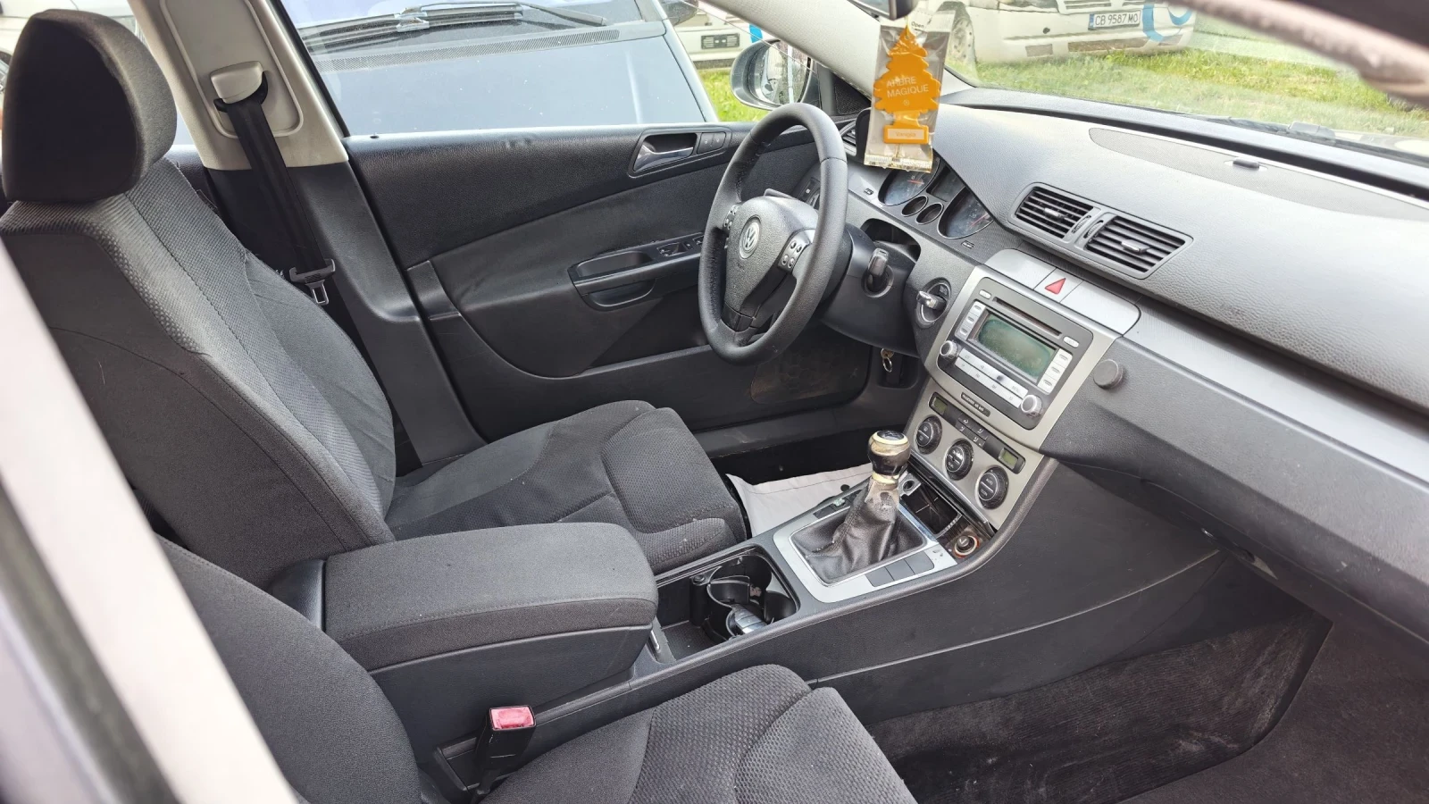 VW Passat 1.9tdi, снимка 6 - Автомобили и джипове - 54840178