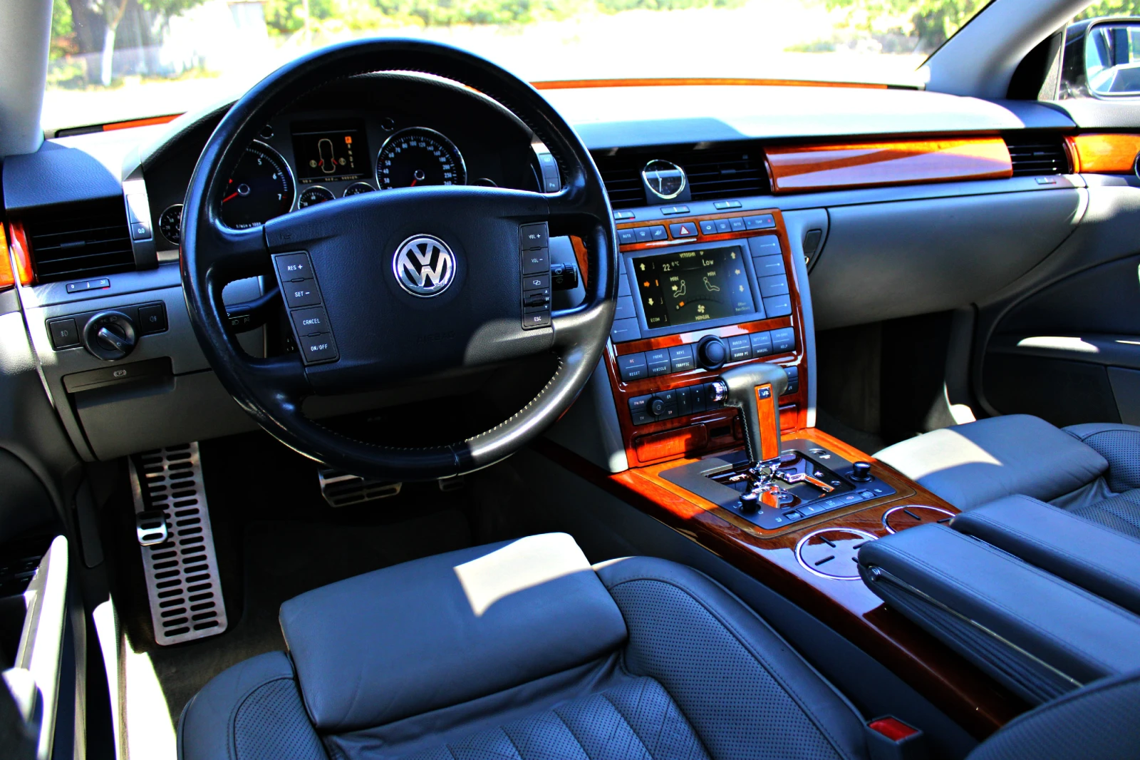 VW Phaeton 4.2 V8 Long EXCLUSIVE 4motion, снимка 10 - Автомобили и джипове - 55693782