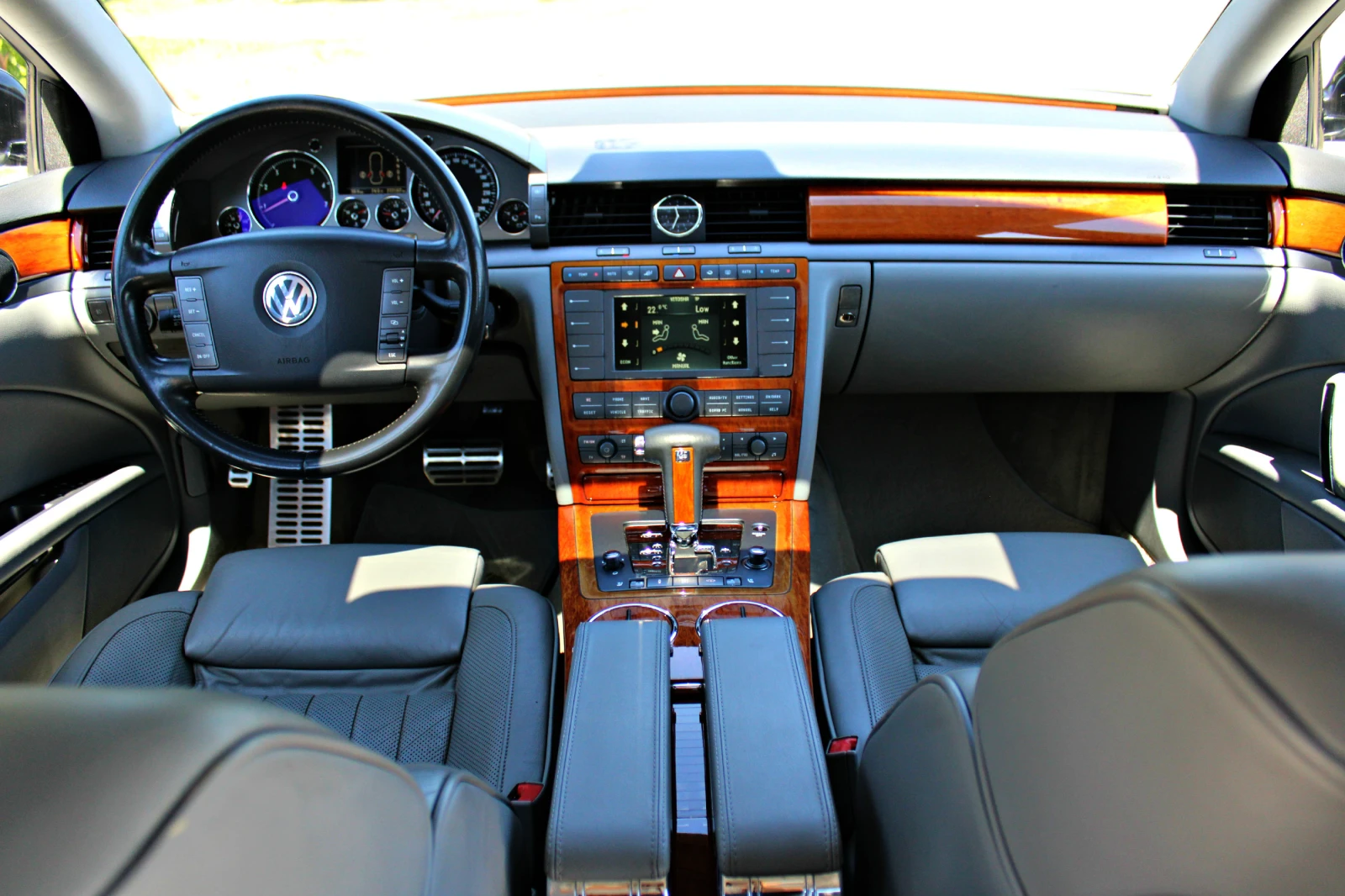 VW Phaeton 4.2 V8 Long EXCLUSIVE 4motion, снимка 11 - Автомобили и джипове - 55693782