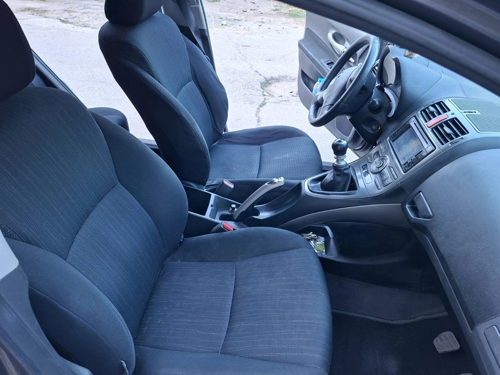 Toyota Auris, снимка 6 - Автомобили и джипове - 55950619