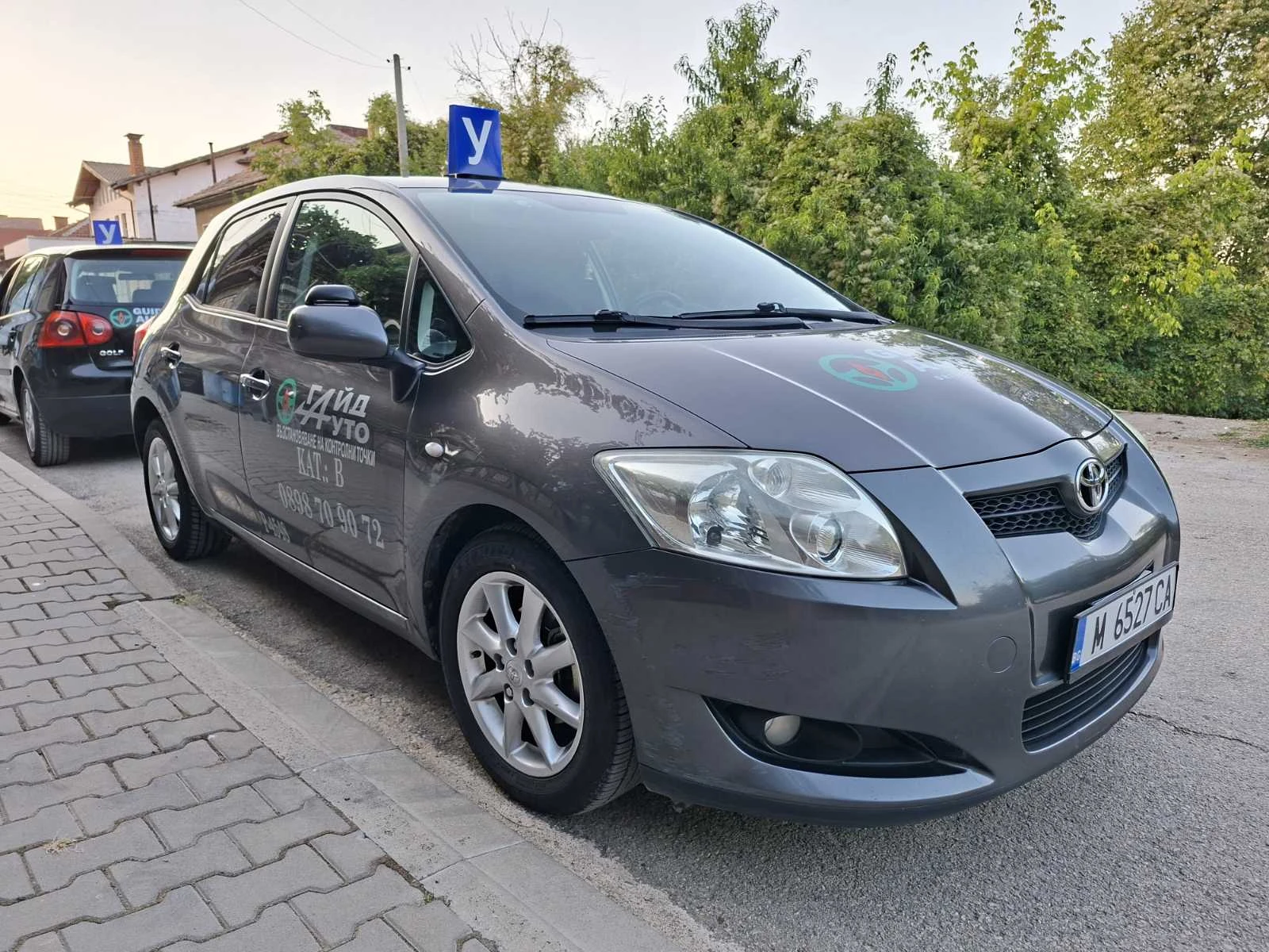 Toyota Auris, снимка 2 - Автомобили и джипове - 55950619