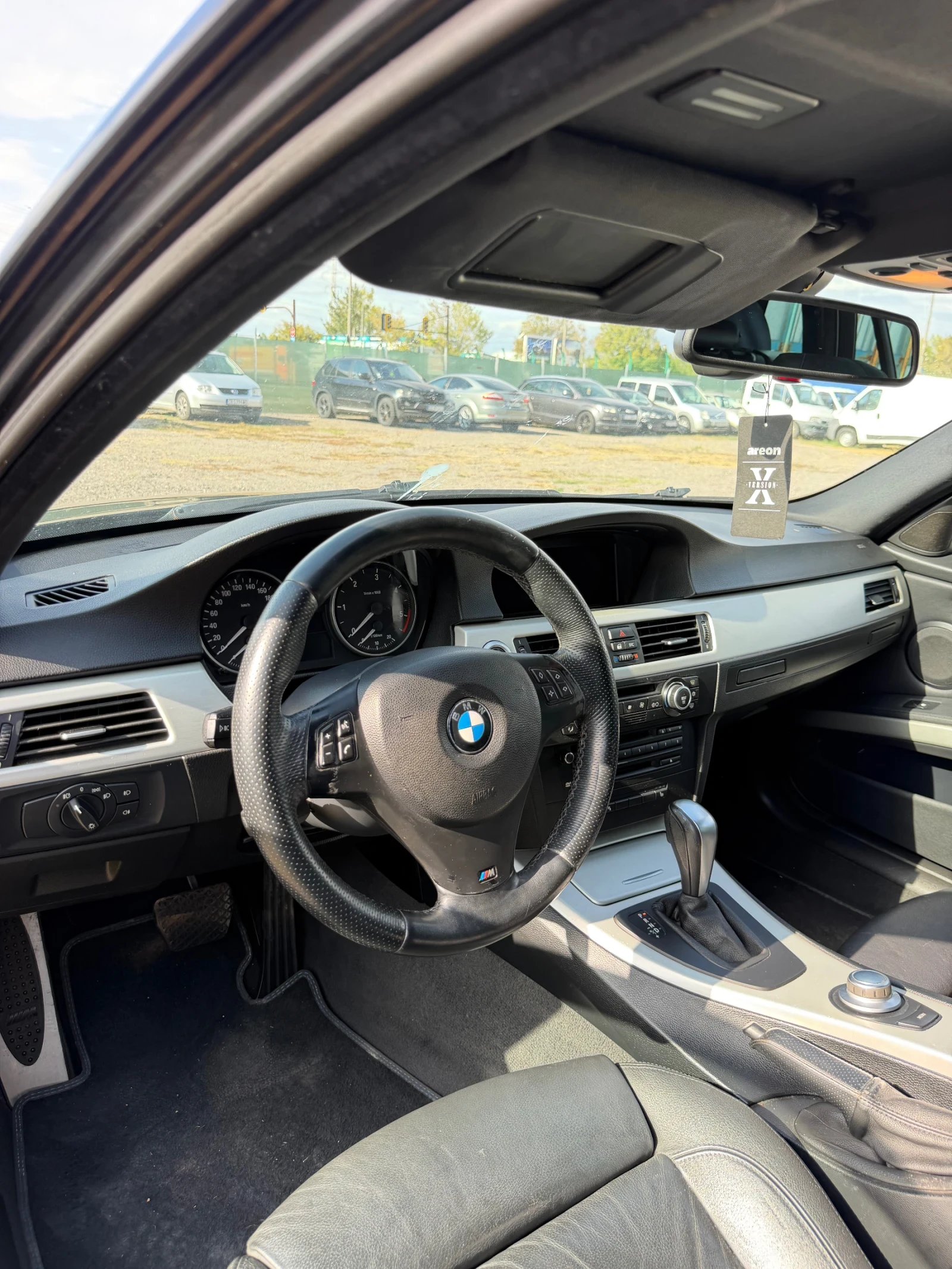 BMW 330 M-pack, снимка 9 - Автомобили и джипове - 56372633