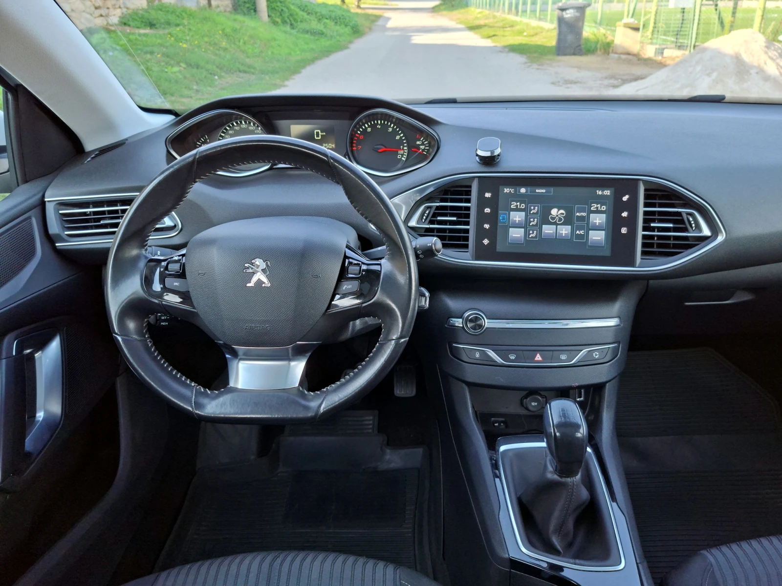 Peugeot 308 1.2i PureTech 110 �.�. ��� ���������* �������� ��� | Mobile.bg � ����������� 12