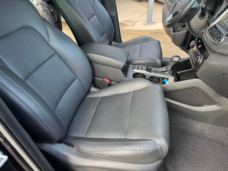 Hyundai Tucson 4x4 2.0 Diesel 185 k.с, снимка 8 - Автомобили и джипове - 52696273
