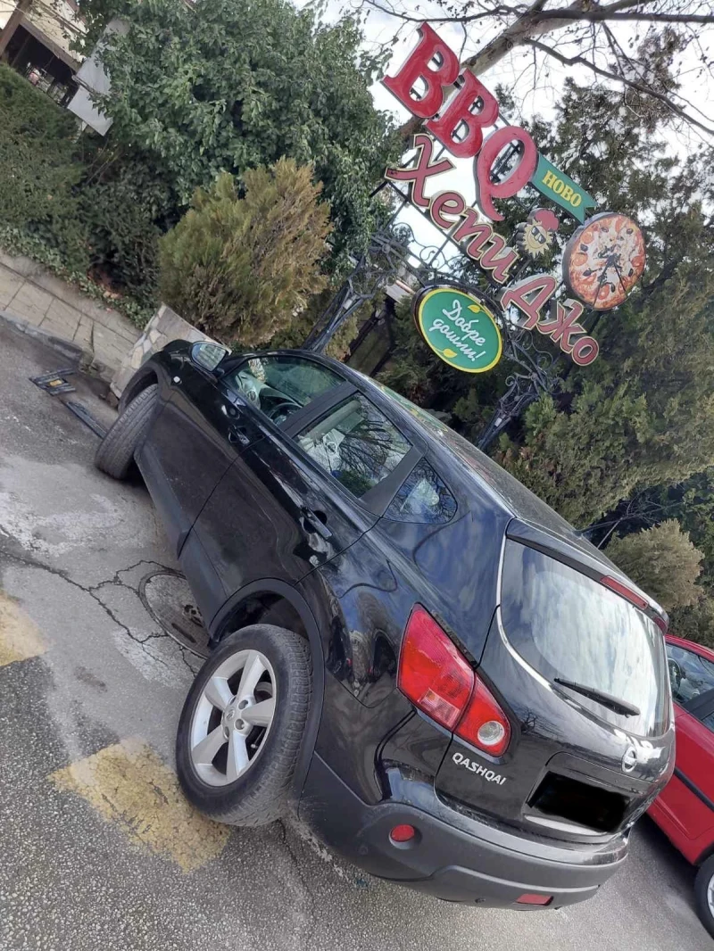Nissan Qashqai 2.0, снимка 9 - Автомобили и джипове - 53418926