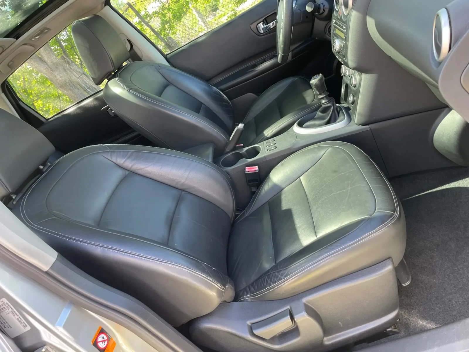 Nissan Qashqai ПАНОРАМА, КОЖА, ПОДГРЕВИ, 1.5dci ОБСЛУЖЕН - изображение 8