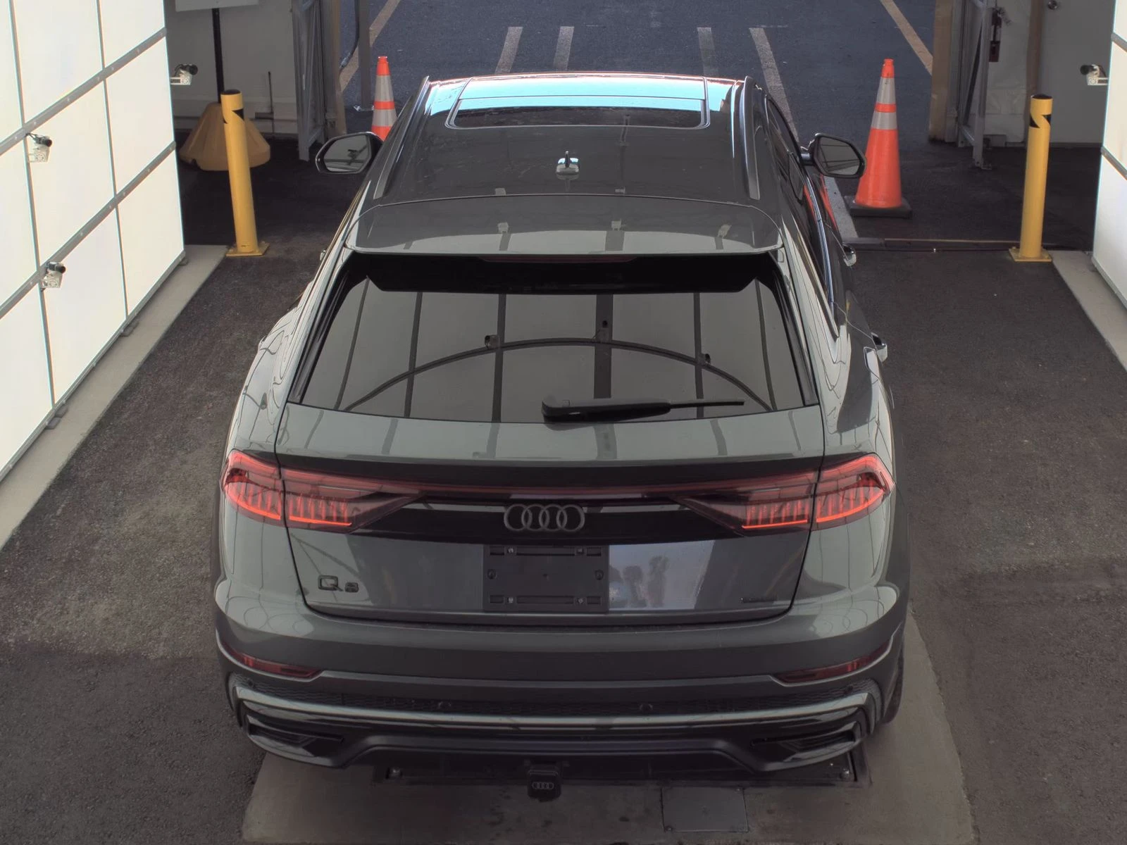 Audi Q8 MATRIX* BLACK OPTIC* DISTRONIK* PANO* B&O* KEYLESS - изображение 5