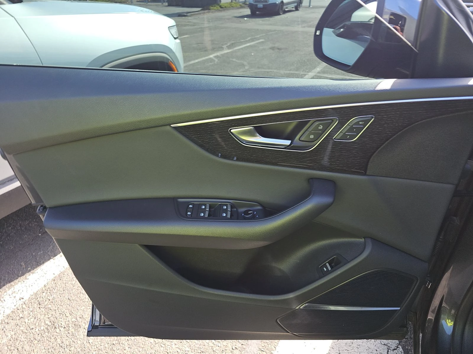 Audi Q8 MATRIX* BLACK OPTIC* DISTRONIK* PANO* B&O* KEYLESS | Mobile.bg   14