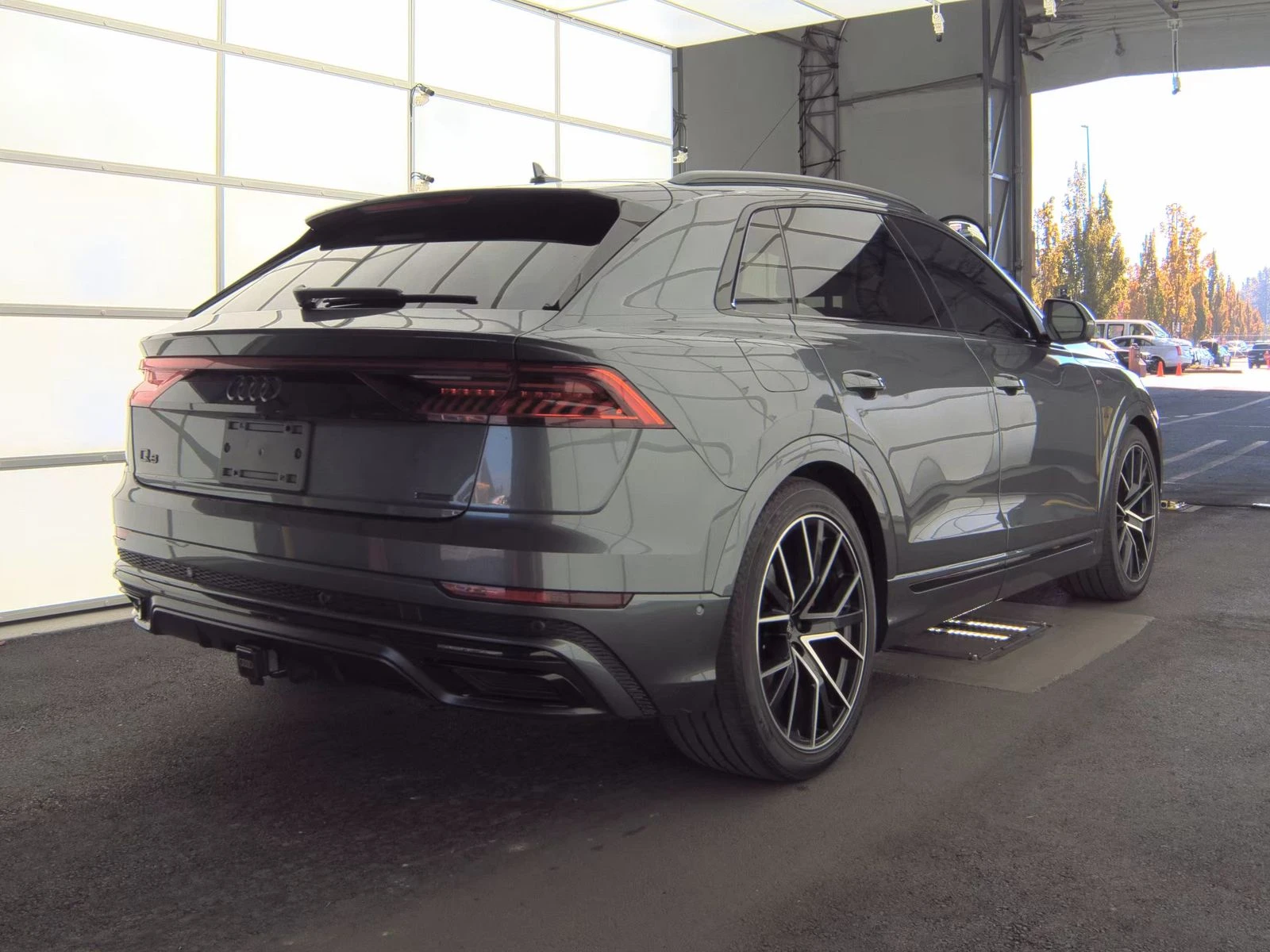 Audi Q8 MATRIX* BLACK OPTIC* DISTRONIK* PANO* B&O* KEYLESS - изображение 6