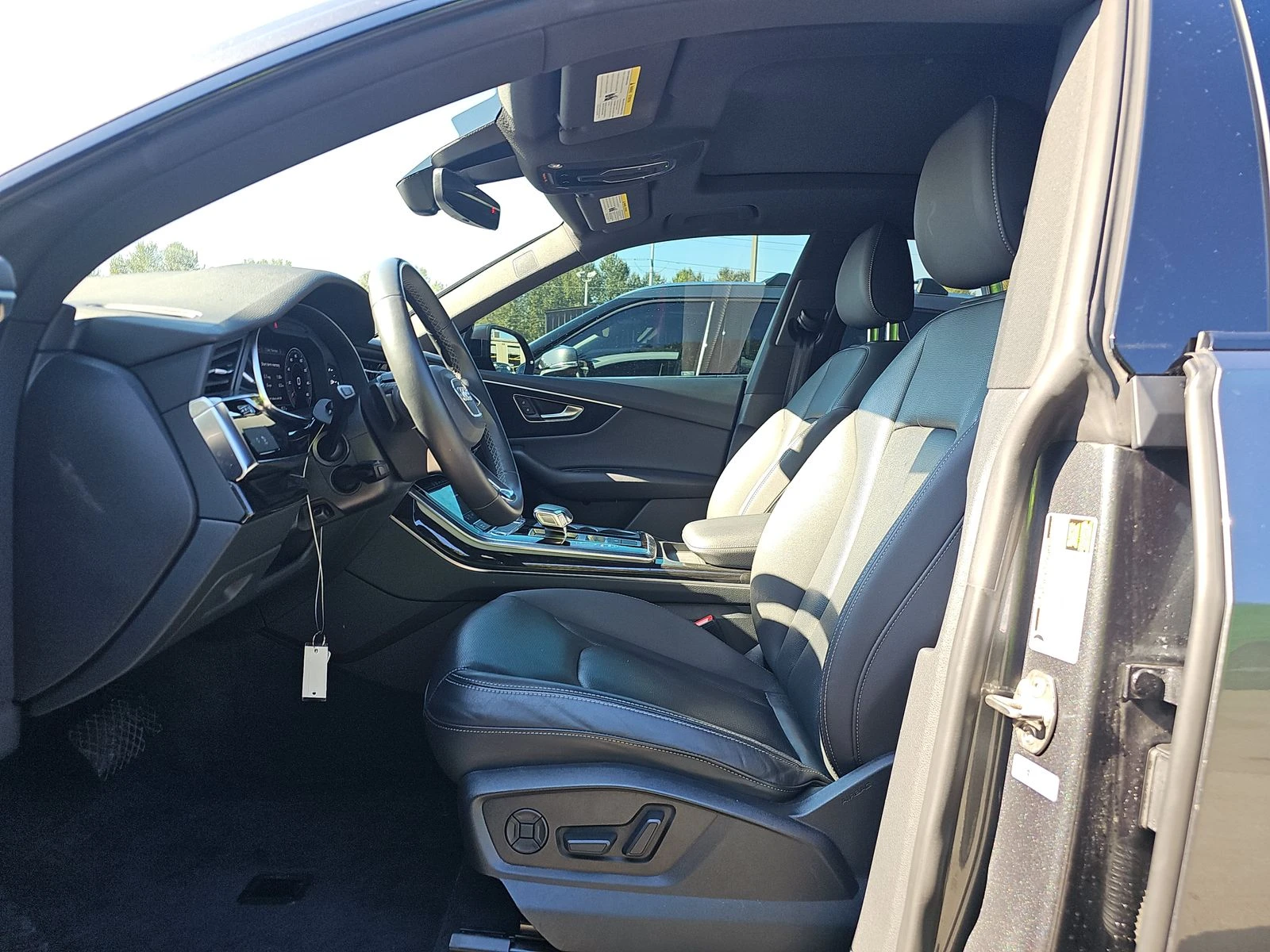 Audi Q8 MATRIX* BLACK OPTIC* DISTRONIK* PANO* B&O* KEYLESS | Mobile.bg   11