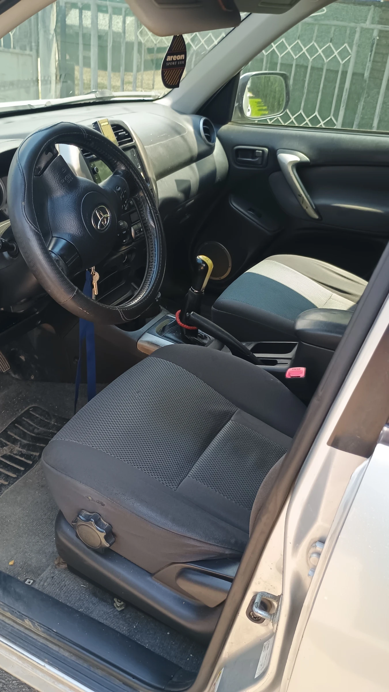 Toyota Rav4 2000, снимка 10 - Автомобили и джипове - 54868344