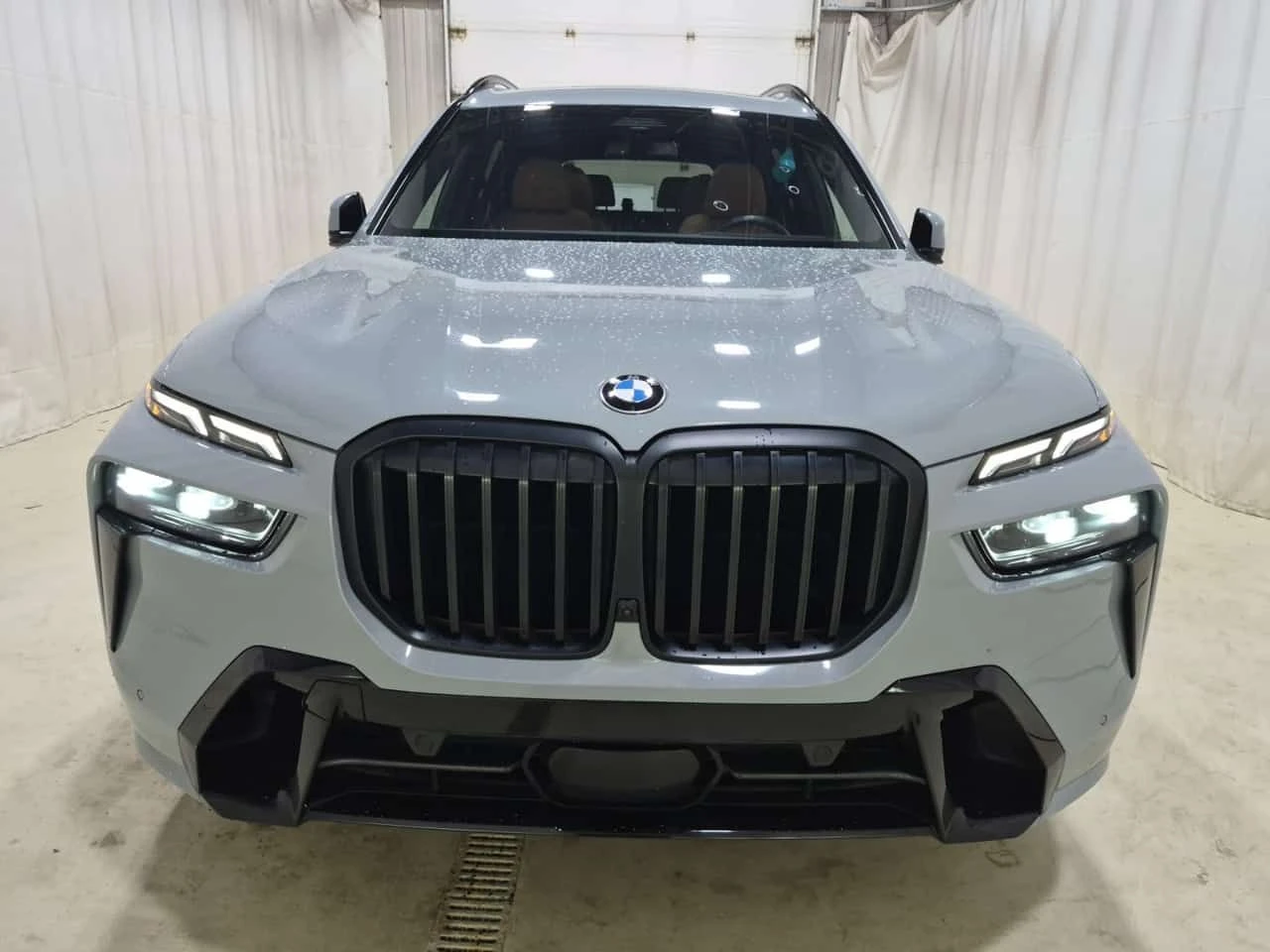 BMW X7 xDrive40i M SPORT/ПАНОРАМА/ДИСТРОНИК/360, снимка 2 - Автомобили и джипове - 55239515
