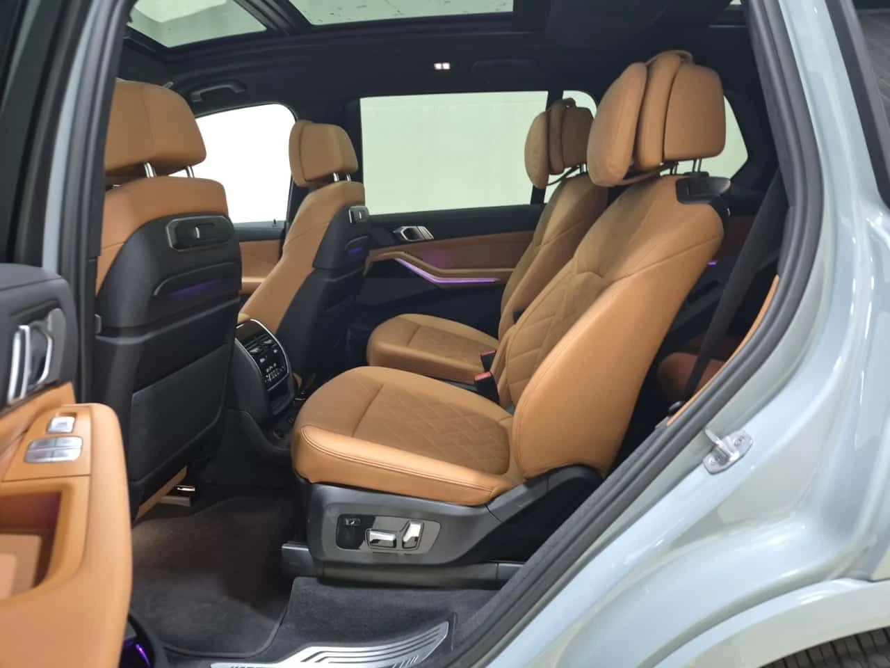 BMW X7 xDrive40i M SPORT/ПАНОРАМА/ДИСТРОНИК/360, снимка 15 - Автомобили и джипове - 55239515