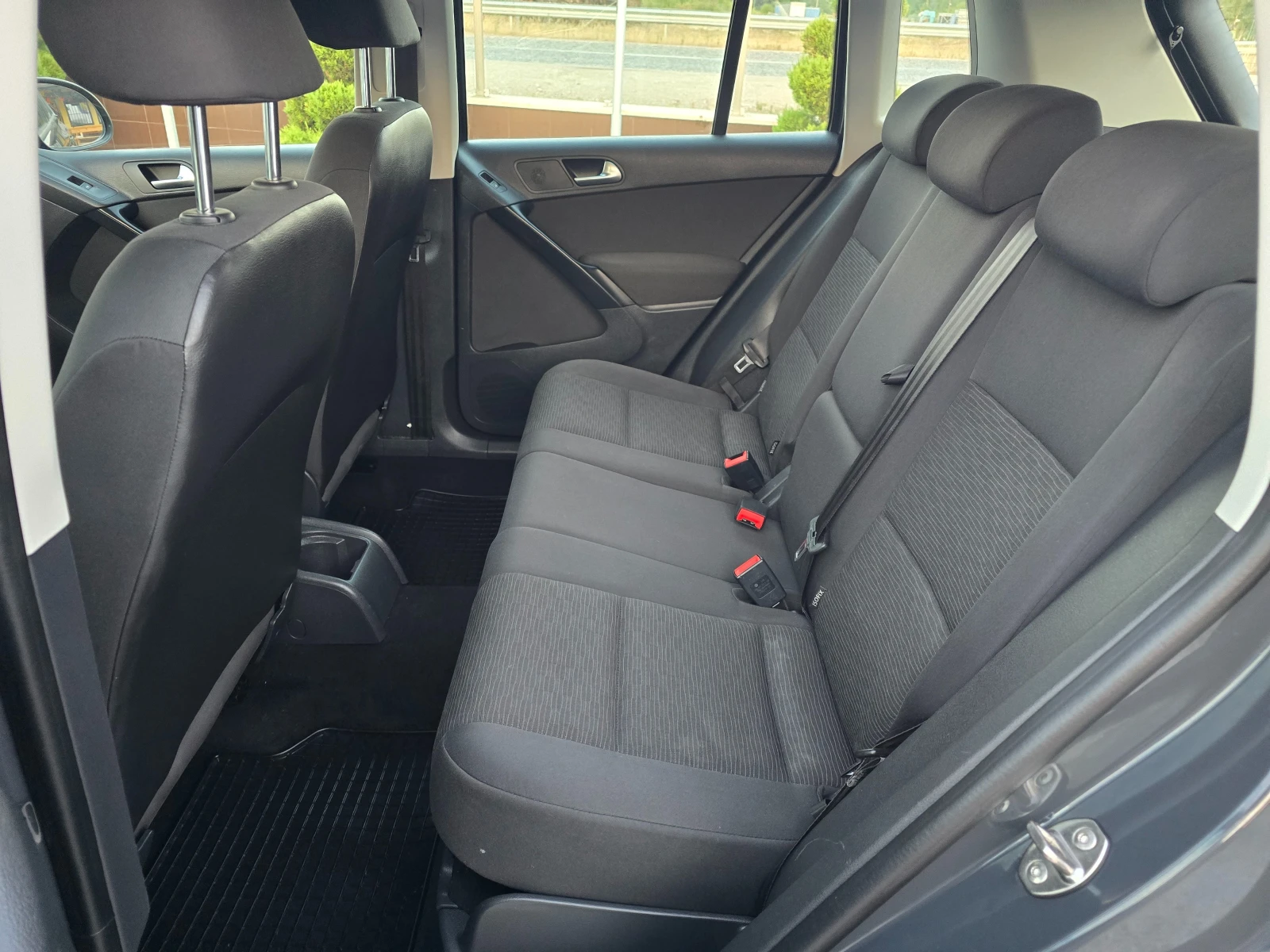 VW Tiguan 2.0 TDI BLUEMOTION !! ЕВРО 6 !! МЕДИЯ !!!, снимка 14 - Автомобили и джипове - 55767734