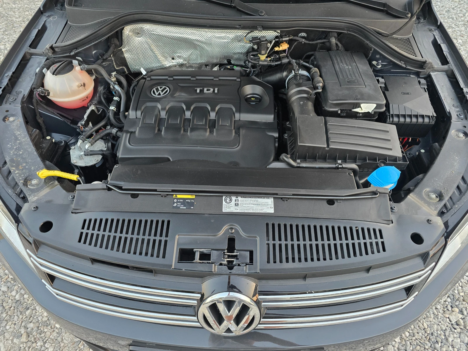 VW Tiguan 2.0 TDI BLUEMOTION !! ЕВРО 6 !! МЕДИЯ !!!, снимка 16 - Автомобили и джипове - 55767734