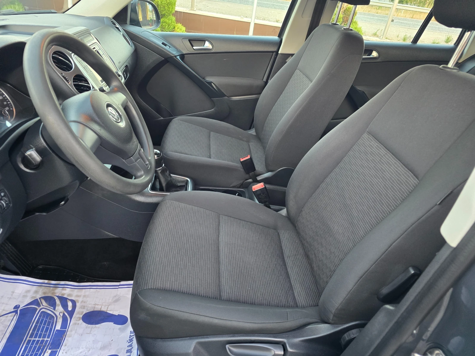 VW Tiguan 2.0 TDI BLUEMOTION !! ЕВРО 6 !! МЕДИЯ !!!, снимка 13 - Автомобили и джипове - 55767734