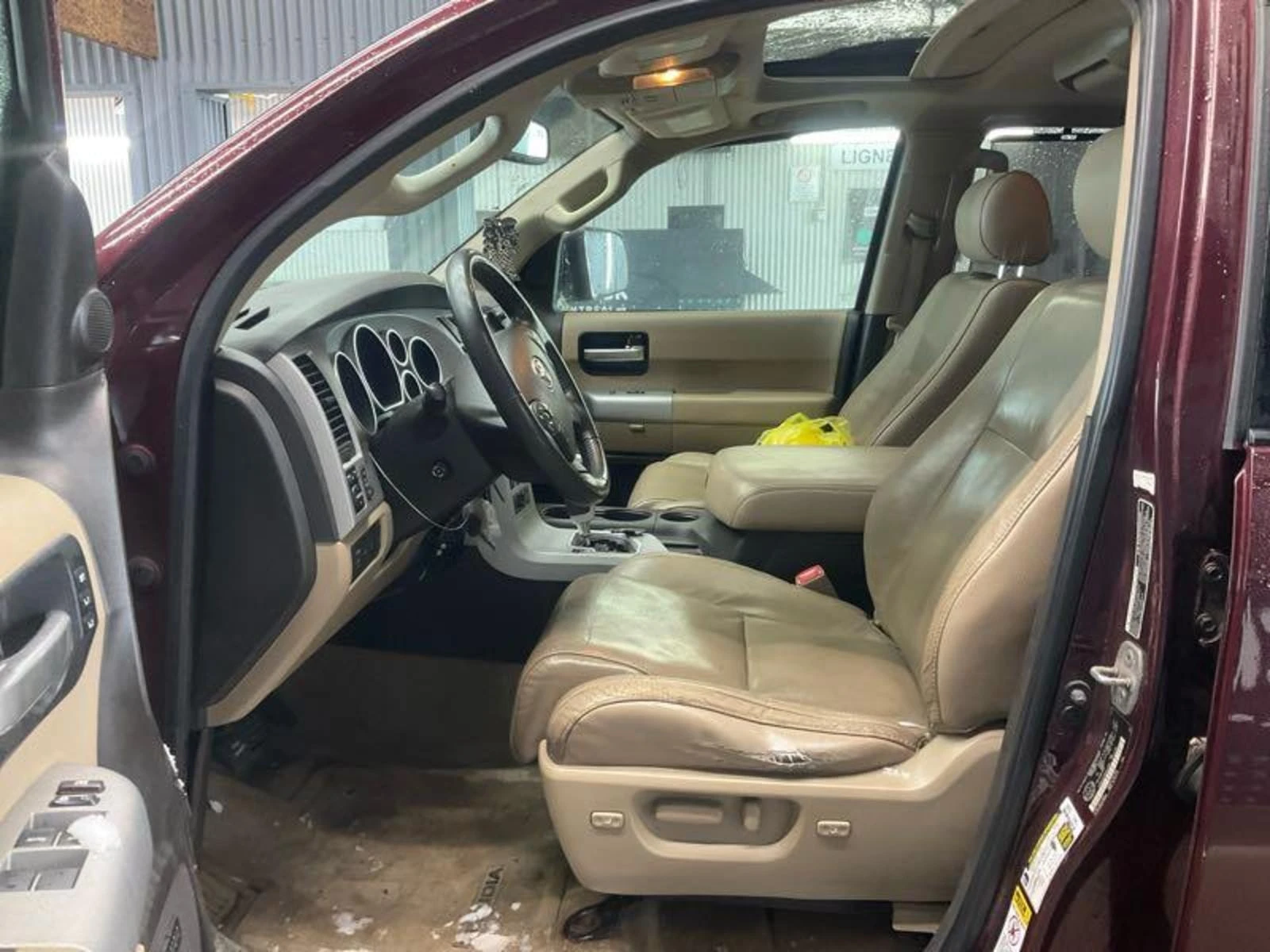 Toyota Sequoia * Platinum * АВТОКРЕДИТ БЕЗ ПЪРВОНАЧАЛНА ВНОСКА* , снимка 5 - Автомобили и джипове - 56051845