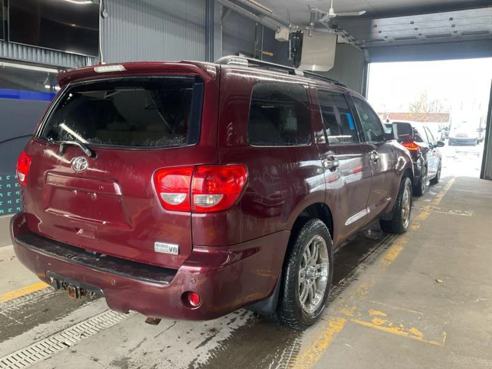 Toyota Sequoia * Platinum * АВТОКРЕДИТ БЕЗ ПЪРВОНАЧАЛНА ВНОСКА* , снимка 3 - Автомобили и джипове - 56051845