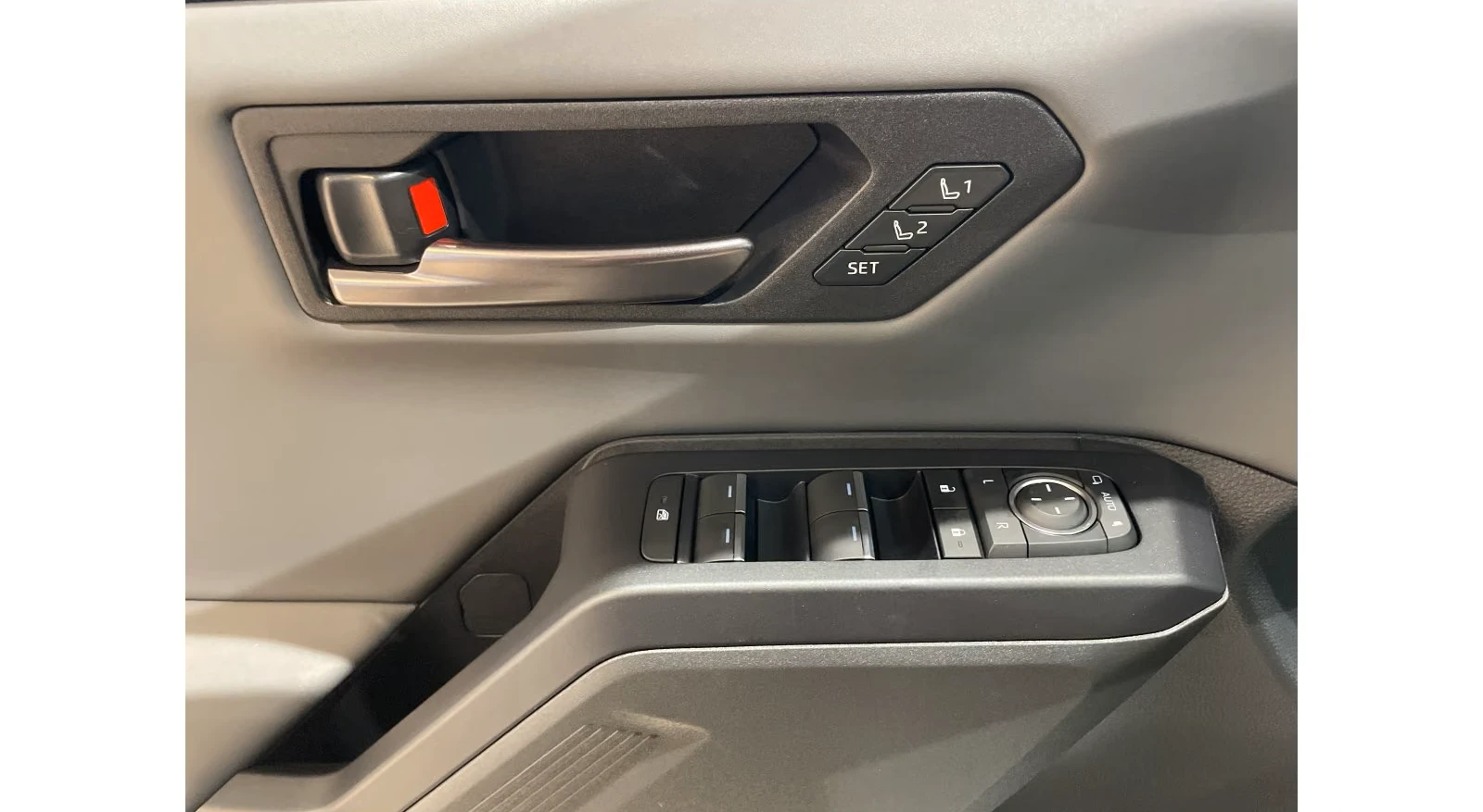 Toyota Rav4 PLUG-IN* HEAD-UP* MEMORY* DISTR*  | Mobile.bg � ����������� 7